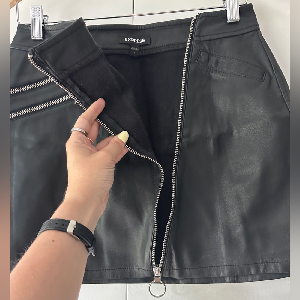 Express Leather Multi-Zipper Skirt - Picture 5 of 8